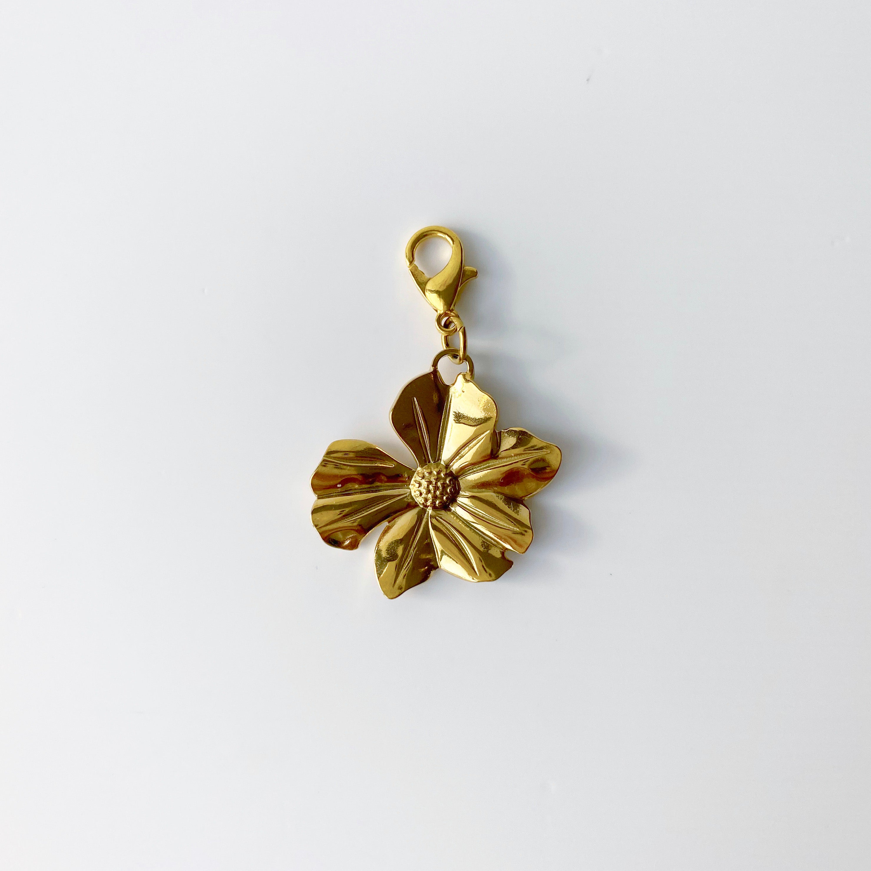 新品未使用　flower charm-drop Bloom Crush 14K Gold Solid Flower Charm Drop Necklace