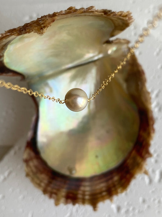 Solitaire Suwaidi Pearl Necklace